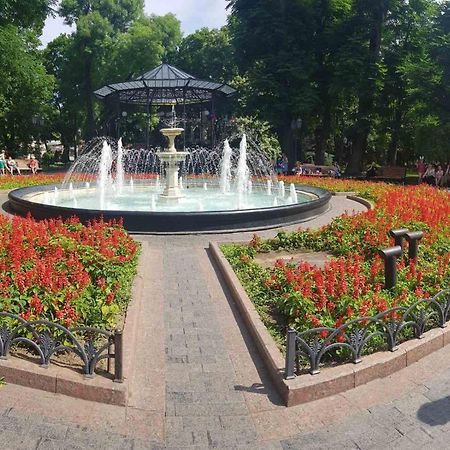 Vip Apartment Na Derebasovskoi Odessa Ngoại thất bức ảnh
