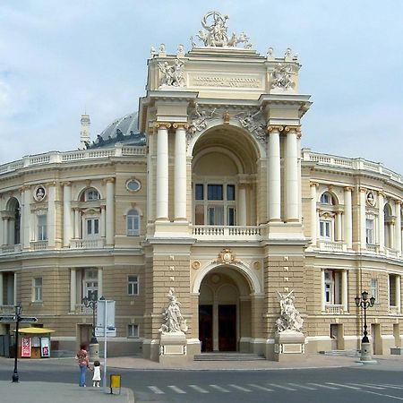 Vip Apartment Na Derebasovskoi Odessa Ngoại thất bức ảnh