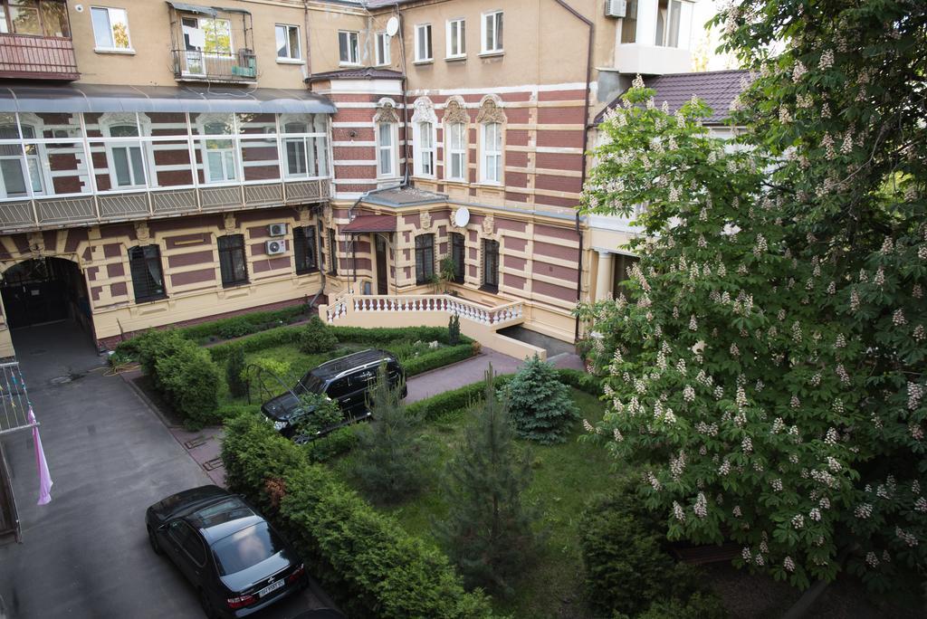 Vip Apartment Na Derebasovskoi Odessa Ngoại thất bức ảnh